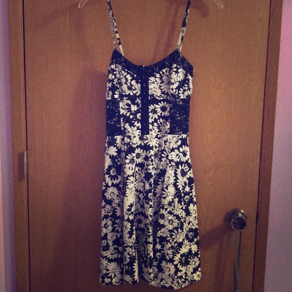 Bethany Mota black and white dress - Picture 1 of 1